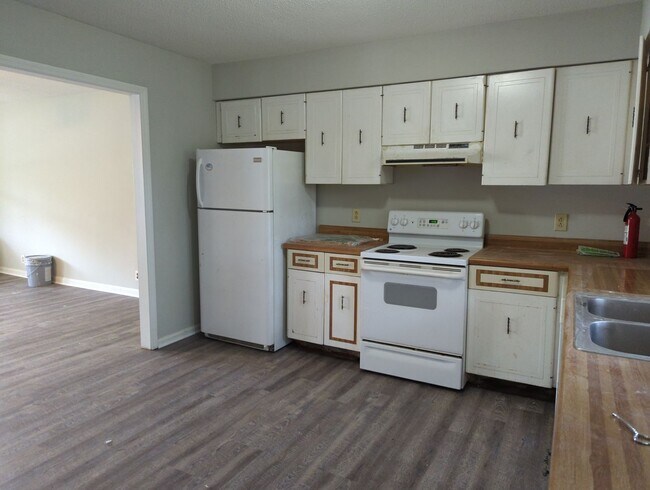 716 Salem Rd - 716 Salem Rd Unit 716 Salam Rd Apt A