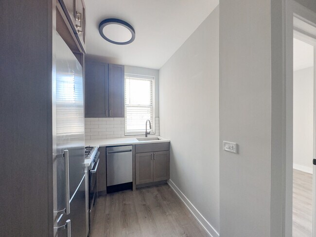 Photo - 5115 W Montrose Ave Unidad A2