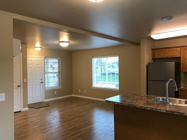 Photo - 2031 Alder St Unit 104