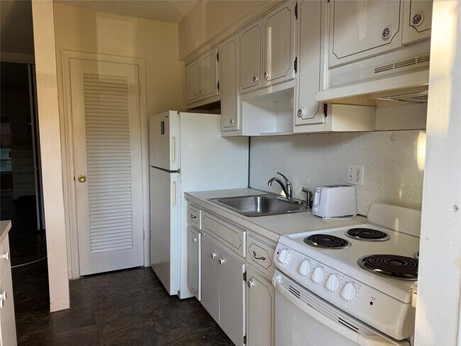 Photo - 2115 NE 42nd Ct Unit 105N