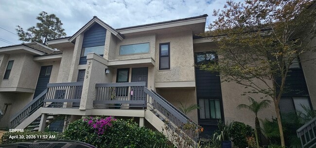Building Photo - SAN DIEGO / BAY HO - Remodeled Nice 2 Bedroom & 2.5 Bath Townhouse.  AVAILABLE NOW!