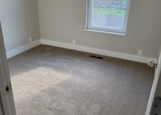 Photo - 348 Kingview Dr