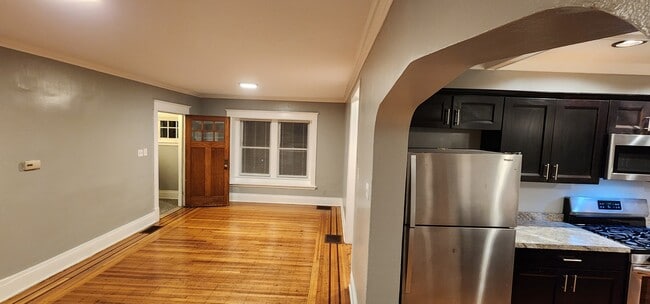 Photo - 204 Winspear Ave