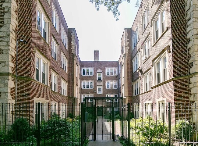 Building Photo - 7340 N Damen Ave Unit 2 Rental