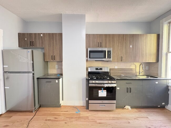 Building Photo - 88 Stegman St Unit 1