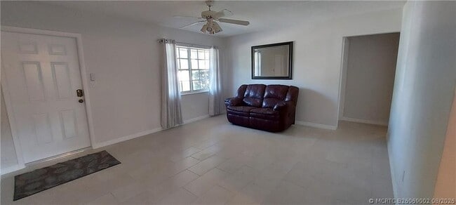 Photo - 738 SW 5th Ave