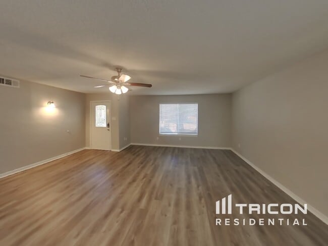 Photo - 1210 Green Hill Dr