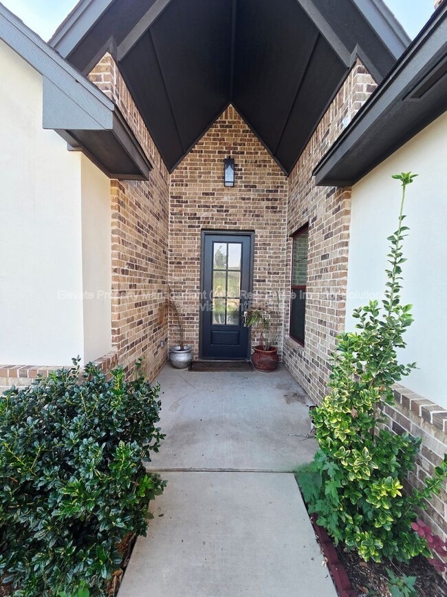 Photo - 536 E Barajas Terrace