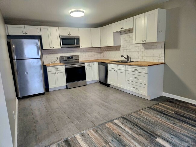 Photo - Large, family-friendly S. Knox 3br/2ba w office