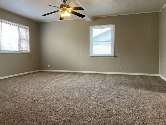 Photo - Grandview Plaza Home