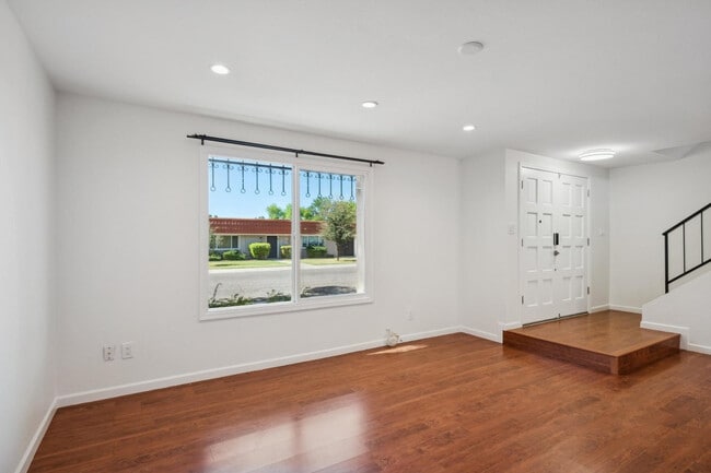 Photo - 5111 N 83rd St