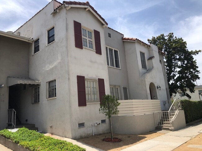 Building Photo - 5222 W Olympic Blvd Unit 5222 Rental