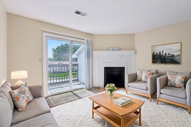 Photo - 410 - WINDING BROOK APARTMENTS