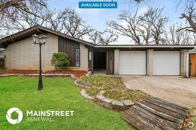 Building Photo - 6813 NW 29th St Rental