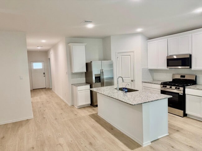 Photo - 4922 Oakwood Dr