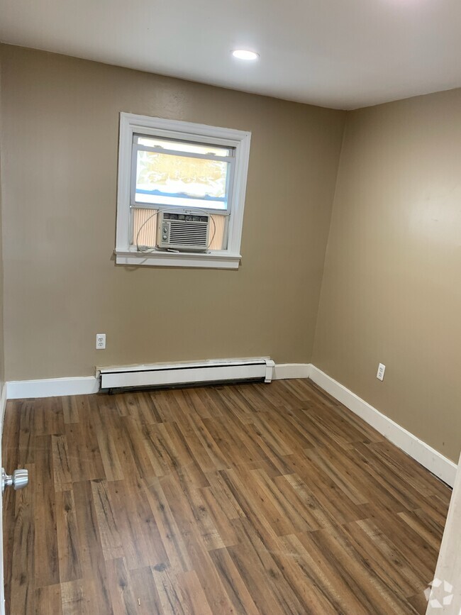 Building Photo - 613 E 22nd St Unit 2 Rental
