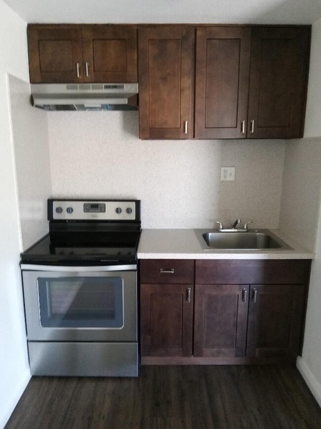 Photo - 3855 Stobbs Way