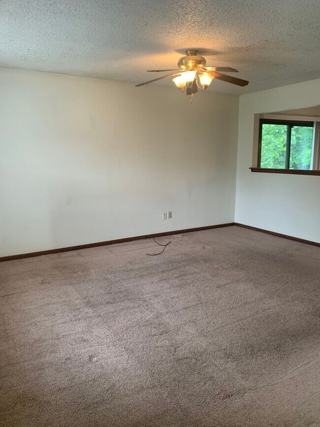 2 Bedroom Duplex for Lease Townhome Townhome Rental in Blue Springs