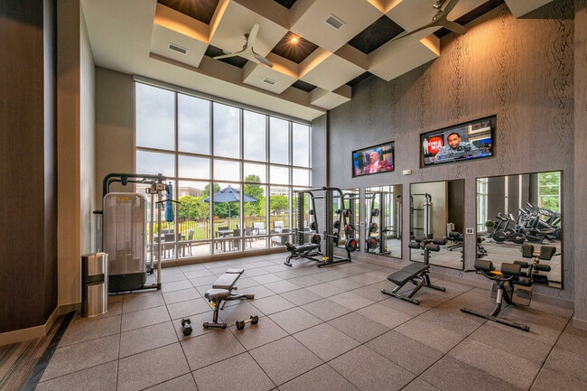 TheEmerson_INT_Amenity_Gym_Oct2024