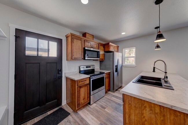 Photo - 744 E Loucks St Unidad 744 E Loucks St