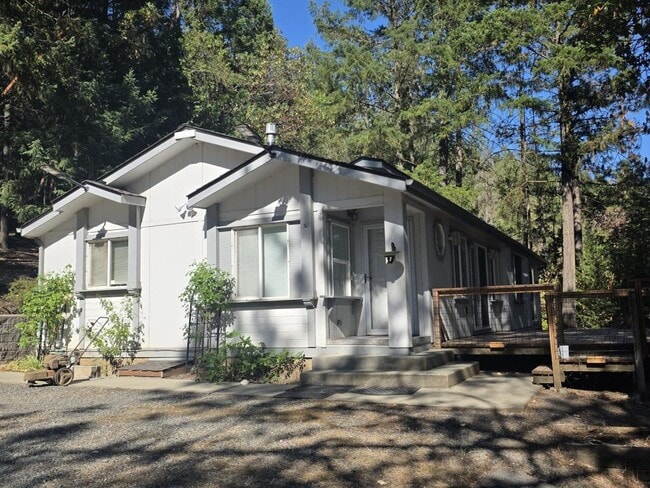 Building Photo - 11020 N Applegate Rd