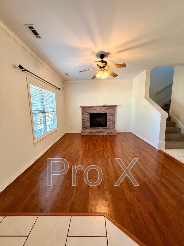 Photo - 1500 NE Dysart Woods Ln