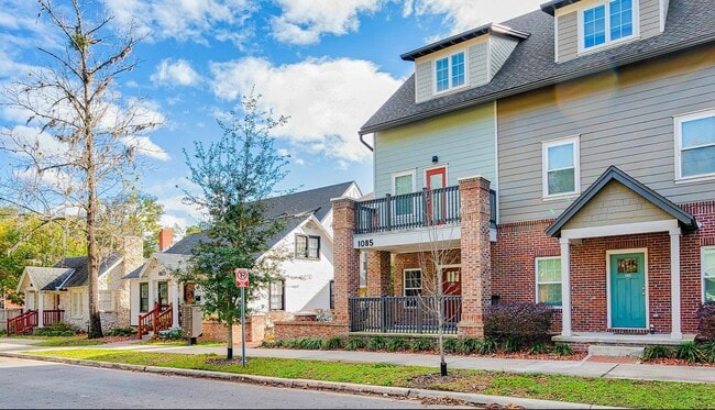 lyons TH - Lyons Corner