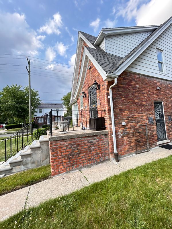 Photo - 20186 Gardendale St Apartment