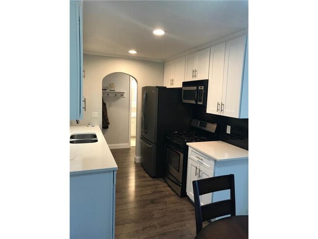 Armarios de cocina modernos - 7340 York Ave S Unidad 104