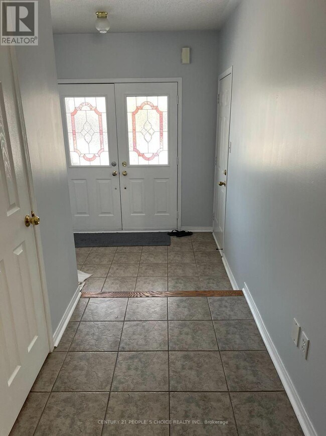 Photo - 3532 Southwick St