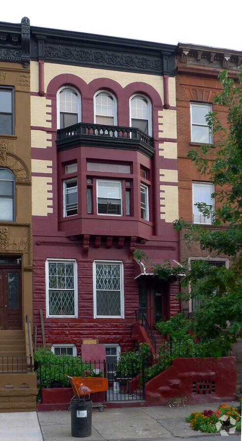 Photo - 675 Lafayette Ave