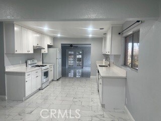 Photo - 1010 Douglas St