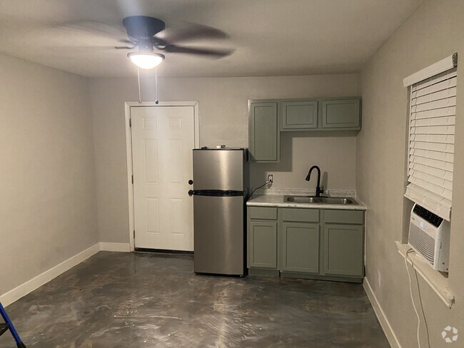 Building Photo - 407 W Stoddard Ave Unit A Rental