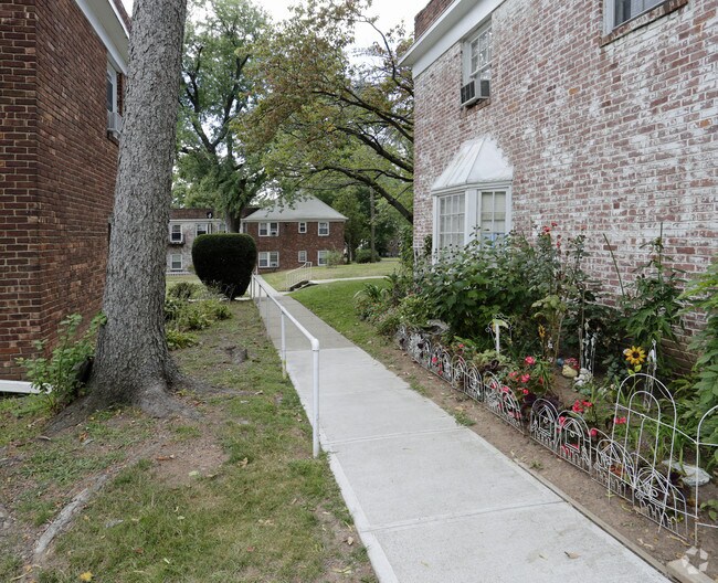 Village Green Apartments Orange, NJ