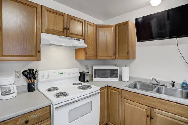 Photo - 1615 N River Rd