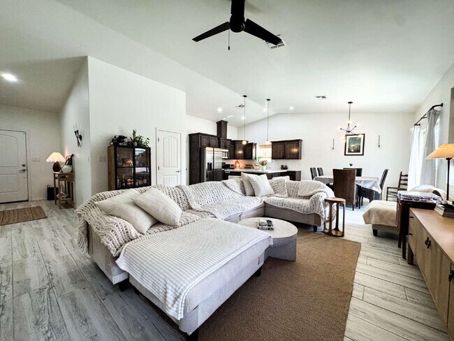 Photo - "Spacious 4-Bedroom, 2-Bathroom home in Prime Yuma!"