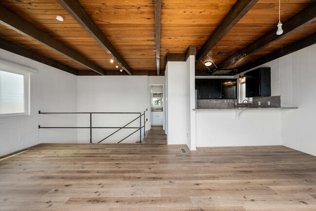 232 33rd St