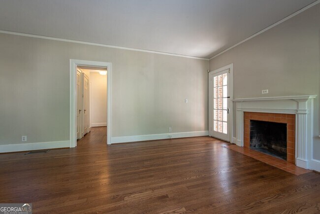 Photo - 208 Shadowmoor Dr