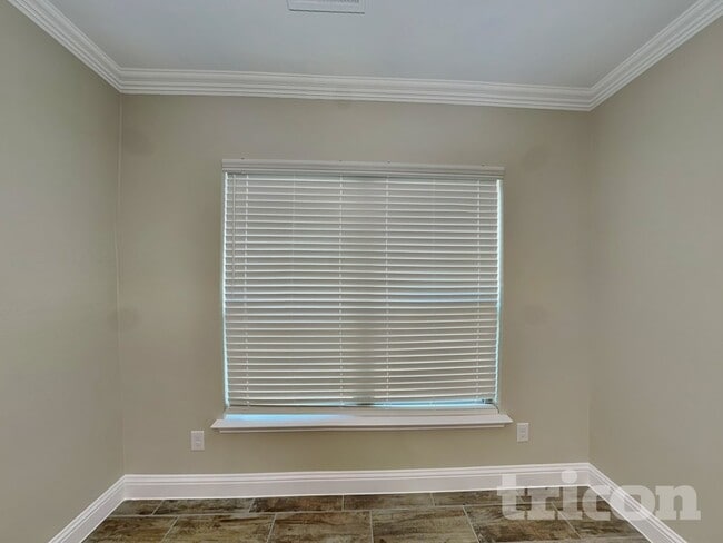 Photo - 210 Morning Glory Pl