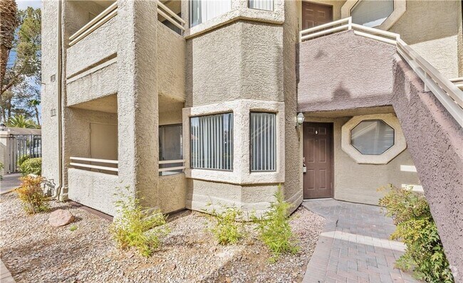 Building Photo - 5002 S Rainbow Blvd Unit 101 Rental