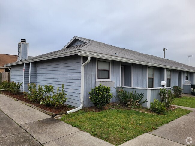 Building Photo - Jefferson Square - Fresh Clean New Rental