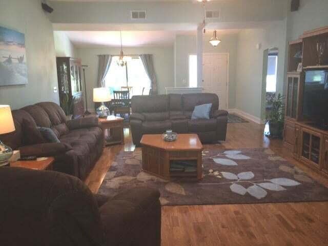 Photo - 213 Hillside Dr