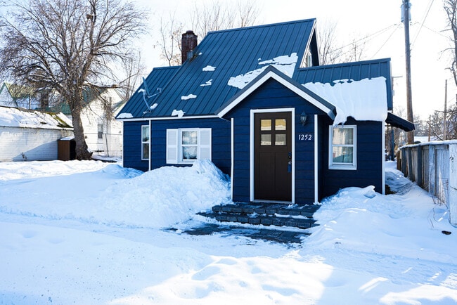 Building Photo - 1252 Sage Ave