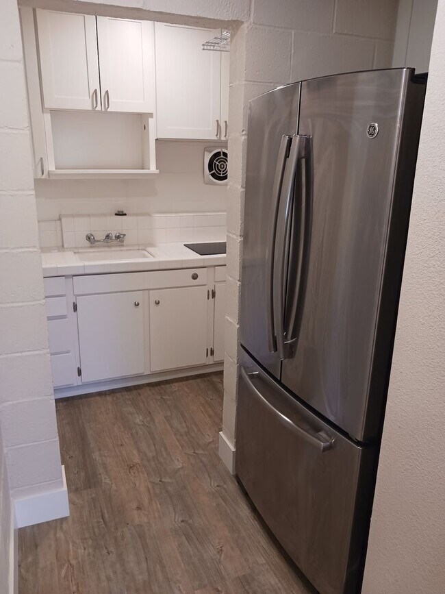 Photo - 2 Bedroom Available July 1st Located in Central Davis
