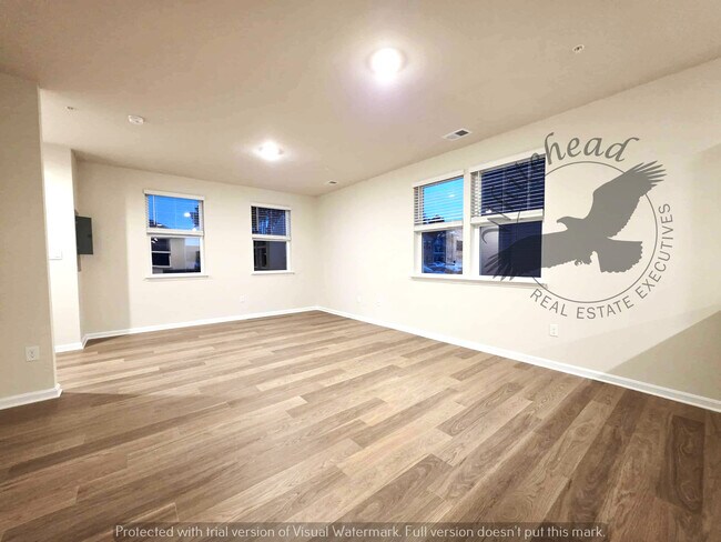 Photo - 822 Mersey Ln