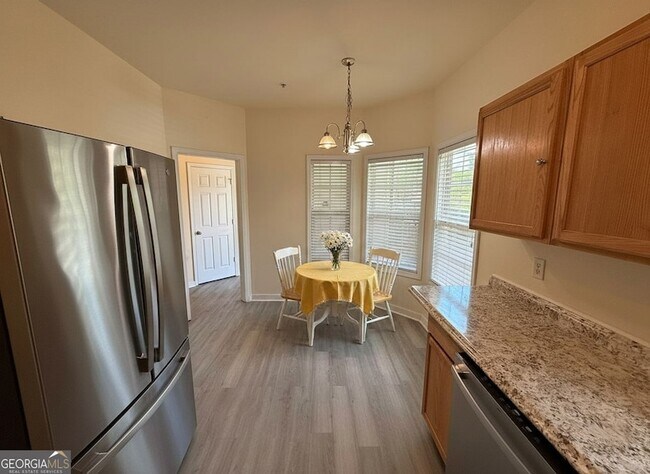 Photo - 207 Granite Way