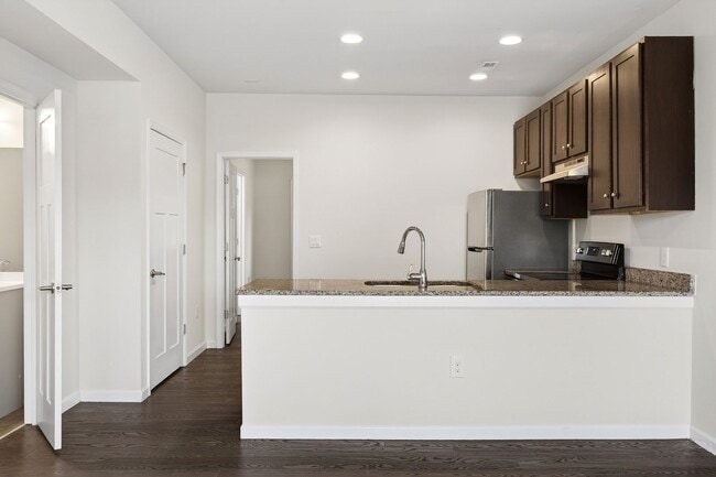 Photo - 4653 Fairfield Farm Rd Unit #5