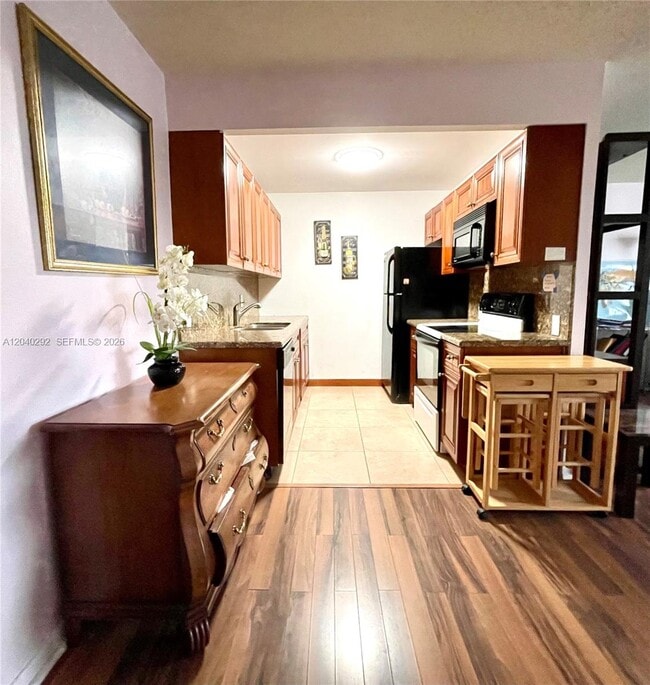 Photo - 4031 Harwood D Unidad 4031