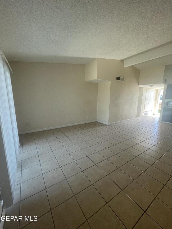 Photo - 815 Silvestre Rd
