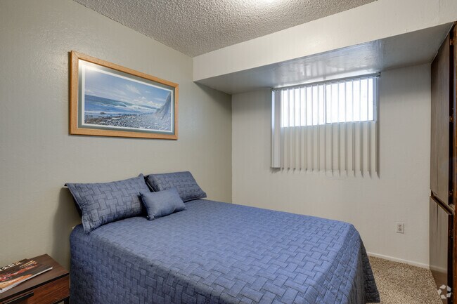 1HAB, 1BA - 550 ft² - La Petite Chateau Apartments